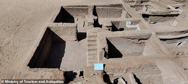 Archaeologists have announced the discovery of a sprawling Byzantine-era settlement at the Dakhla Oasis