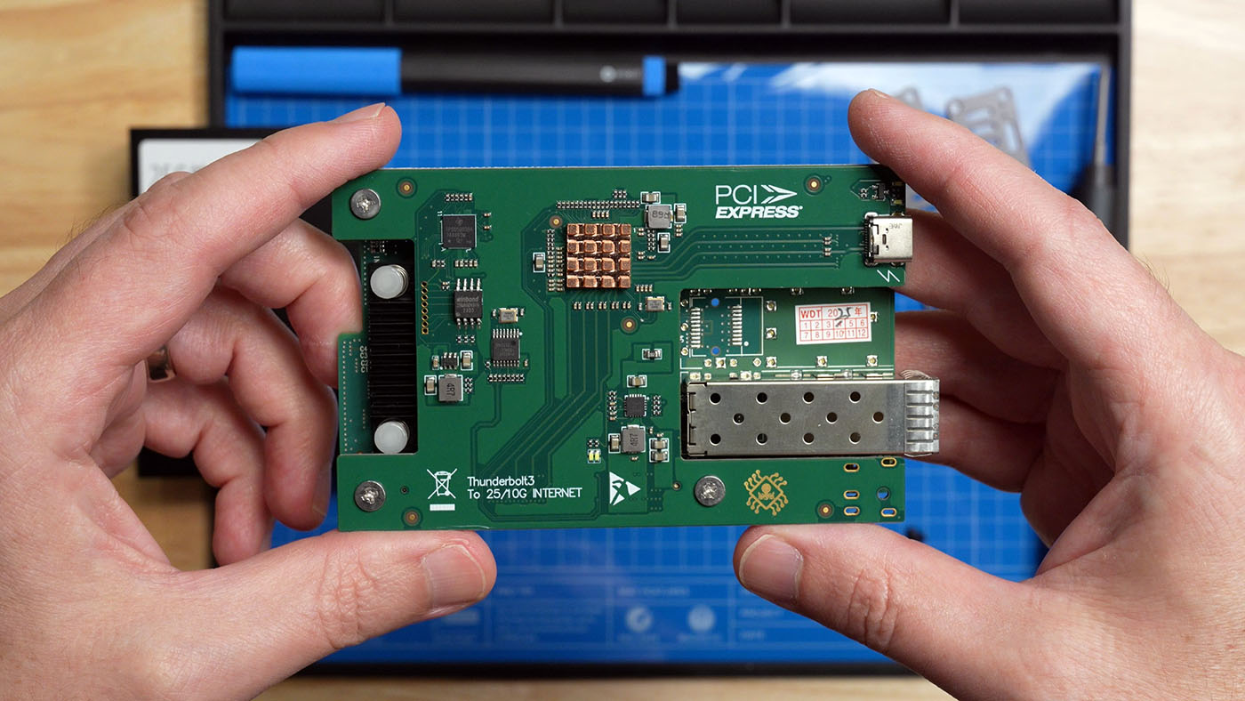Thunderbolt 3 to PCIe NIC OCP 2 adapter board
