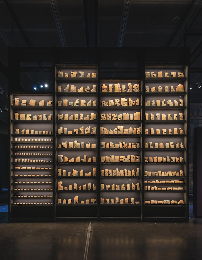 Display of tablets from Ashurbanipal’s library in the British Museum, 2018. Trustees of the British Museum.