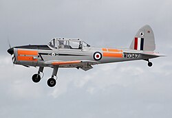 A de Havilland Canada DHC-1 Chipmunk similar to that in which Holden had some practice flights