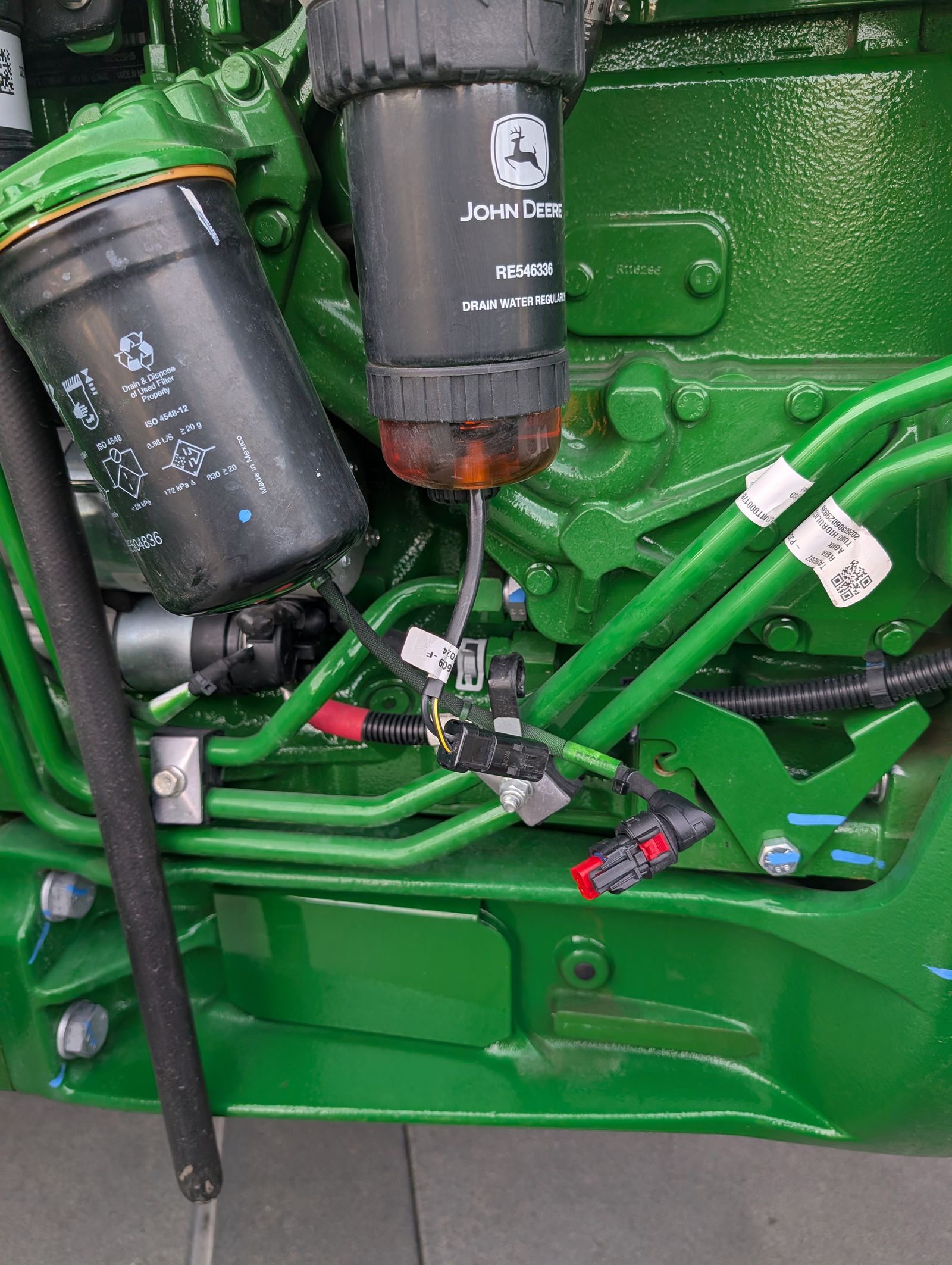 John Deere close up parts. Waterin fuel sensor