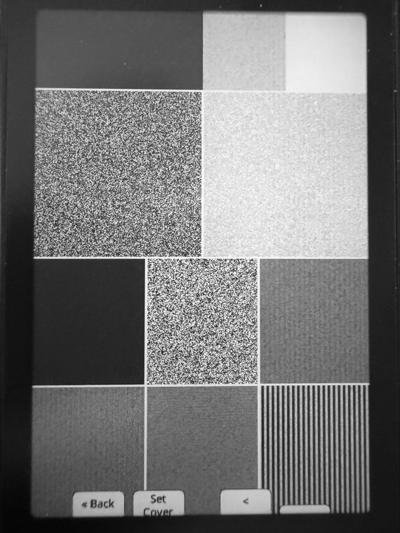 The test pattern under the original waveform. The first two patches in the top row should be black and dark grey. Both are black. The dark-grey-on-black patch at the left of the third row has disappeared too.
